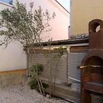 Apartment Tt *